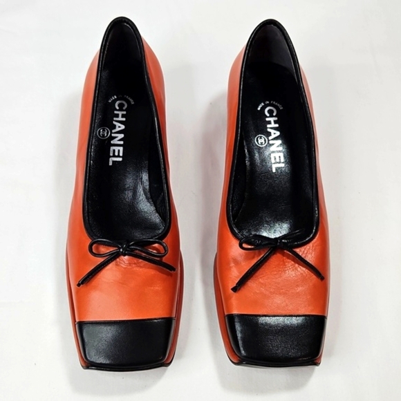Chanel Two-Tone Wedge Ballet Flats – Black & Burnt Orange Leather – Size 38 - Picture 3 of 9